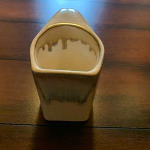 Set of 4 pottery mugs